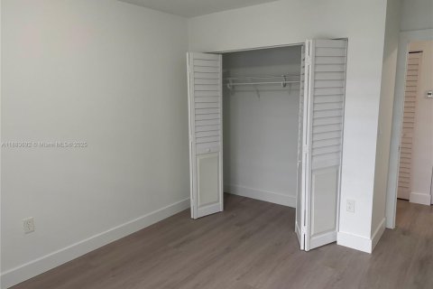 Townhouse in Miami, Florida 3 bedrooms, 107.58 sq.m. № 1930815 - photo 5