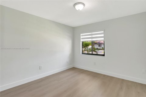 Townhouse in Miami, Florida 3 bedrooms, 107.58 sq.m. № 1930815 - photo 20