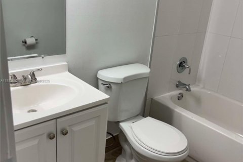 Townhouse in Miami, Florida 3 bedrooms, 107.58 sq.m. № 1930815 - photo 7