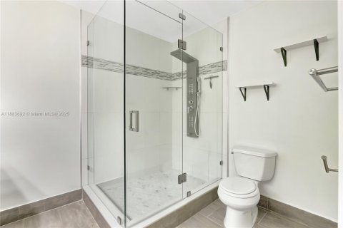 Townhouse in Miami, Florida 3 bedrooms, 107.58 sq.m. № 1930815 - photo 12