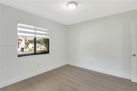 Townhouse in Miami, Florida 3 bedrooms, 107.58 sq.m. № 1930815 - photo 18