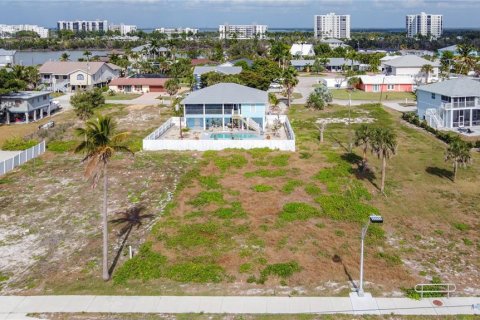 Land in Fort Myers Beach, Florida № 2115100 - photo 4