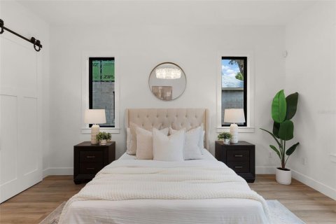 House in Winter Garden, Florida 4 bedrooms, 319.4 sq.m. № 1832131 - photo 19