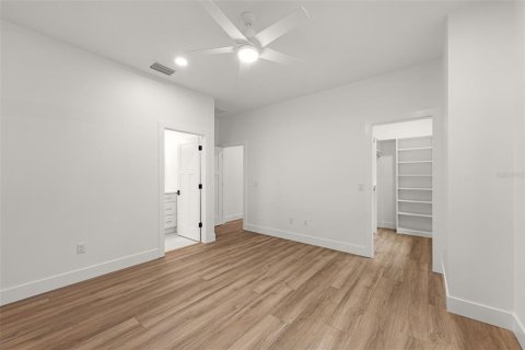 House in Winter Garden, Florida 4 bedrooms, 319.4 sq.m. № 1832131 - photo 30