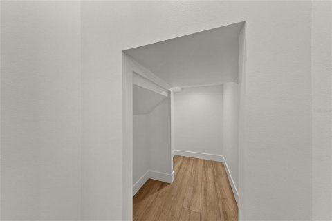 House in Winter Garden, Florida 4 bedrooms, 319.4 sq.m. № 1832131 - photo 25