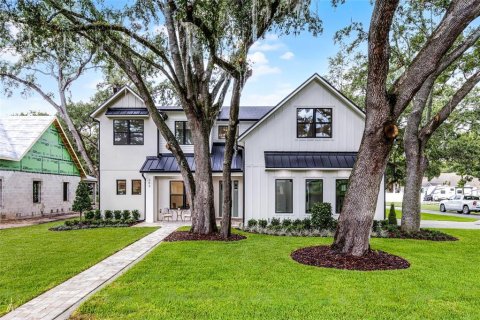 House in Winter Garden, Florida 4 bedrooms, 319.4 sq.m. № 1832131 - photo 4