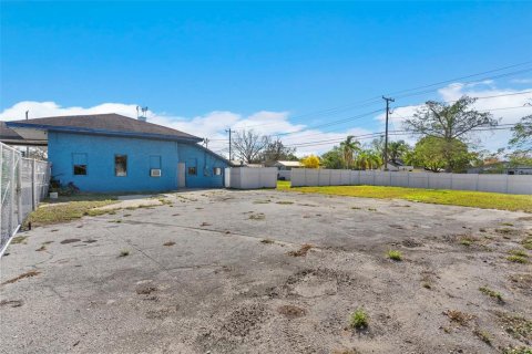 Commercial property in Dundee, Florida 106.74 sq.m. № 1820950 - photo 4