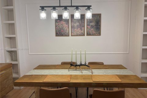 Copropriété à louer à Sunny Isles Beach, Floride: 2 chambres, 84.26 m2 № 2030997 - photo 5