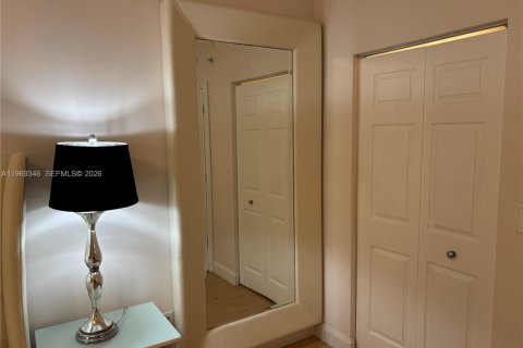 Copropriété à louer à Sunny Isles Beach, Floride: 2 chambres, 84.26 m2 № 2030997 - photo 10