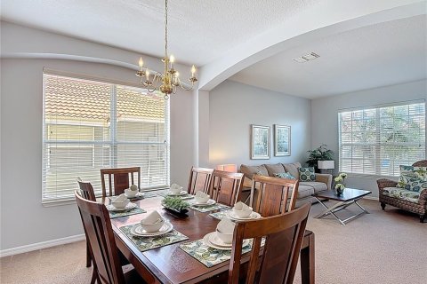 House in Davenport, Florida 6 bedrooms, 257.43 sq.m. № 1516974 - photo 21