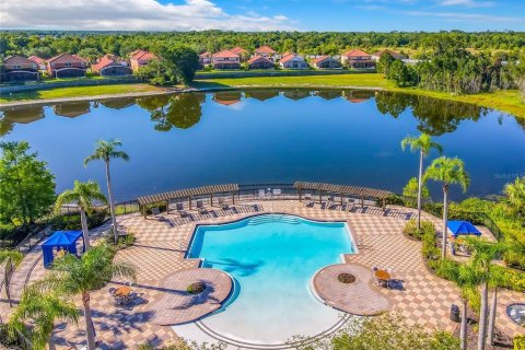 House in Davenport, Florida 6 bedrooms, 257.43 sq.m. № 1516974 - photo 5