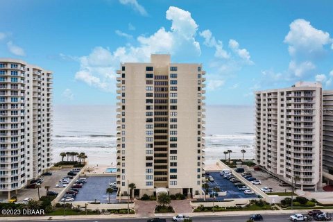 Condo à Daytona Beach, Floride, 3 chambres  № 2102426