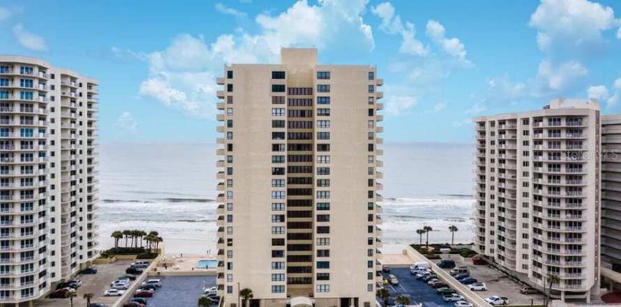 Condo à Daytona Beach, Floride, 3 chambres  № 2102426