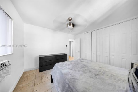 Condo in Miami Beach, Florida, 1 bedroom  № 2053046 - photo 11