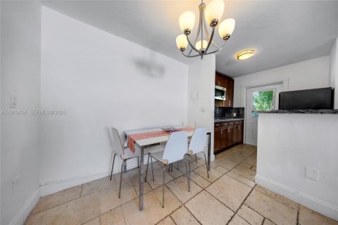 Condo in Miami Beach, Florida, 1 bedroom  № 2053046 - photo 8