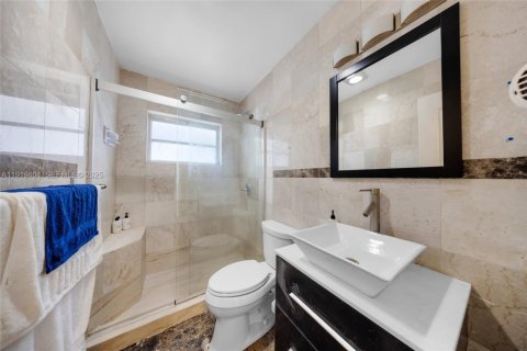 Condo in Miami Beach, Florida, 1 bedroom  № 2053046 - photo 14