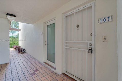 Copropriété à vendre à Miami, Floride: 1 chambre, 82.96 m2 № 1973983 - photo 3