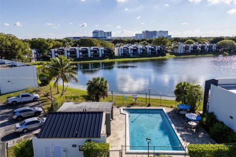 Copropriété à vendre à Miami, Floride: 1 chambre, 82.96 m2 № 1973983 - photo 28