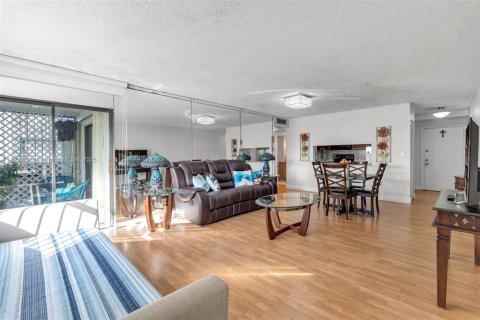 Copropriété à vendre à Miami, Floride: 1 chambre, 82.96 m2 № 1973983 - photo 9