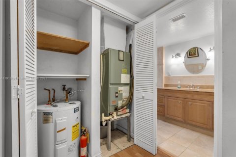 Copropriété à vendre à Miami, Floride: 1 chambre, 82.96 m2 № 1973983 - photo 21