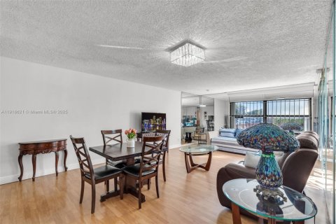 Copropriété à vendre à Miami, Floride: 1 chambre, 82.96 m2 № 1973983 - photo 14