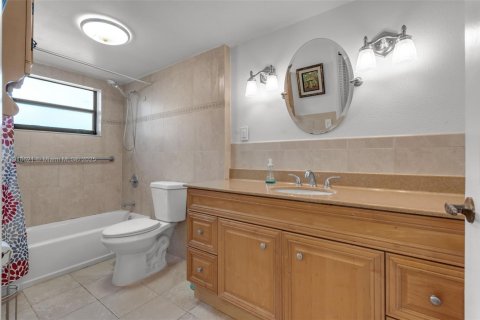 Copropriété à vendre à Miami, Floride: 1 chambre, 82.96 m2 № 1973983 - photo 19