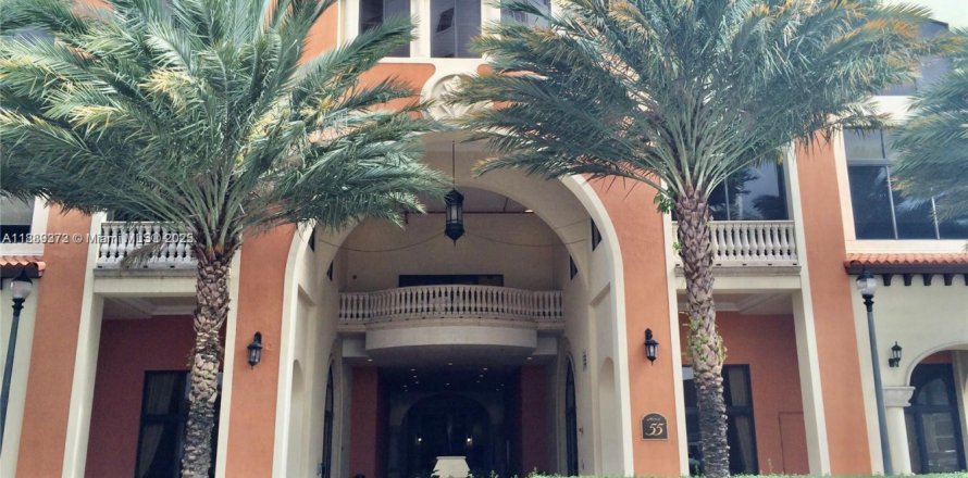 Condo in Coral Gables, Florida, 2 bedrooms № 1943814