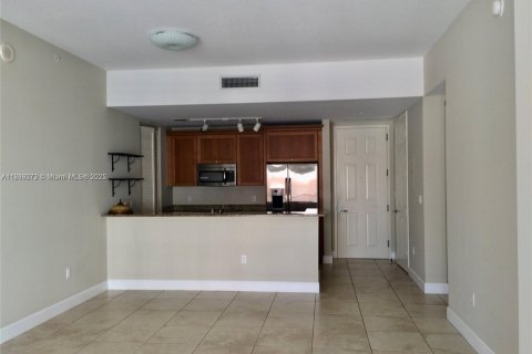 Condo in Coral Gables, Florida, 2 bedrooms  № 1943814 - photo 2