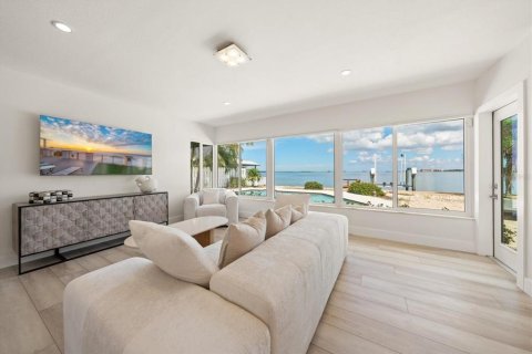 Casa en venta en Clearwater, Florida, 3 dormitorios, 159.79 m2 № 2132007 - foto 6