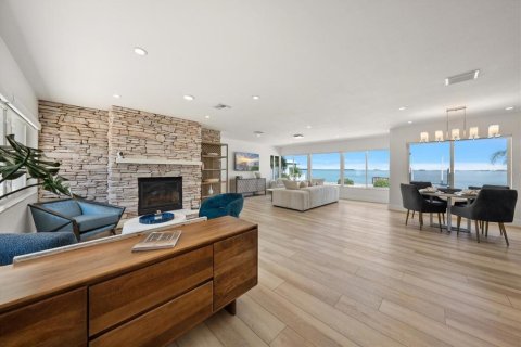 Casa en venta en Clearwater, Florida, 3 dormitorios, 159.79 m2 № 2132007 - foto 4