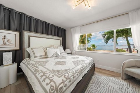 Casa en venta en Clearwater, Florida, 3 dormitorios, 159.79 m2 № 2132007 - foto 12