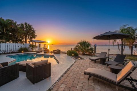 Casa en Clearwater, Florida 3 dormitorios, 159.79 m2 № 2132007