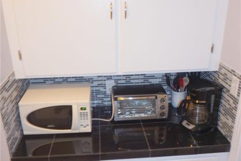 Appartement à louer à Sarasota, Floride: 1 chambre, 107.02 m2 № 2415199 - photo 11