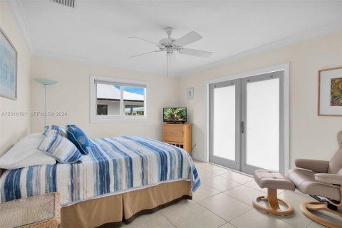 House in Big Pine Key, Florida 4 bedrooms, 89.19 sq.m. № 2256533 - photo 14