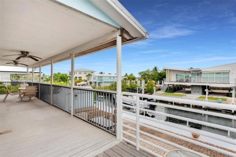 House in Big Pine Key, Florida 4 bedrooms, 89.19 sq.m. № 2256533 - photo 28