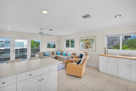 House in Big Pine Key, Florida 4 bedrooms, 89.19 sq.m. № 2256533 - photo 12