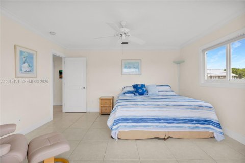 House in Big Pine Key, Florida 4 bedrooms, 89.19 sq.m. № 2256533 - photo 16