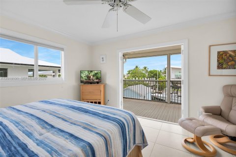 House in Big Pine Key, Florida 4 bedrooms, 89.19 sq.m. № 2256533 - photo 17