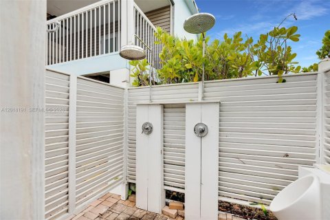 House in Big Pine Key, Florida 4 bedrooms, 89.19 sq.m. № 2256533 - photo 29