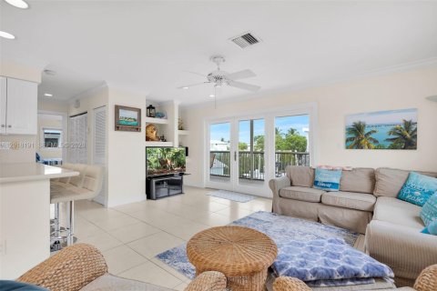 House in Big Pine Key, Florida 4 bedrooms, 89.19 sq.m. № 2256533 - photo 10