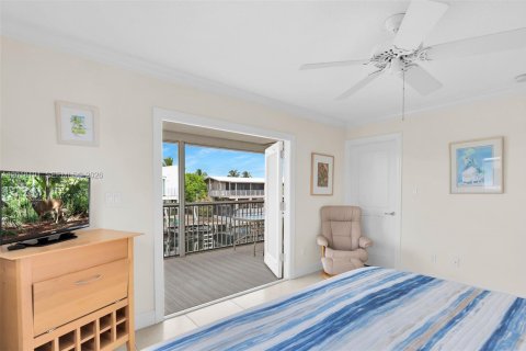 House in Big Pine Key, Florida 4 bedrooms, 89.19 sq.m. № 2256533 - photo 18