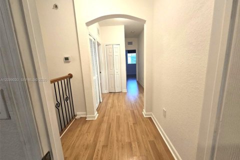 Townhouse in Doral, Florida 3 bedrooms, 156.35 sq.m. № 2397627 - photo 20