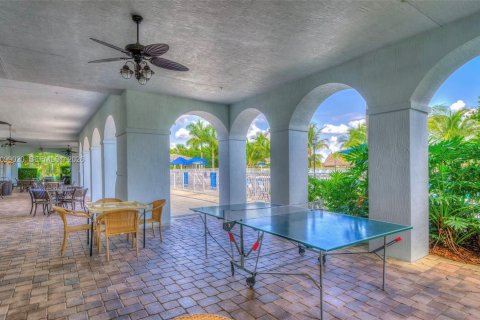 Townhouse in Doral, Florida 3 bedrooms, 156.35 sq.m. № 2397627 - photo 4
