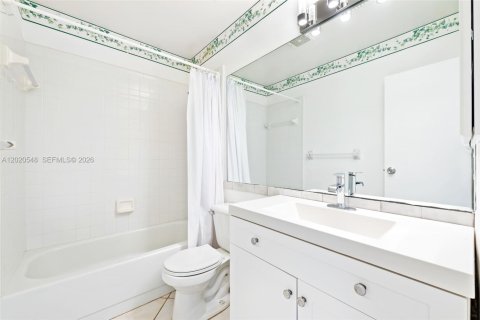 Купить кондоминиум в Бока-Ратон, Флорида 2 спальни, 88.91м2, № 2146462 - фото 9