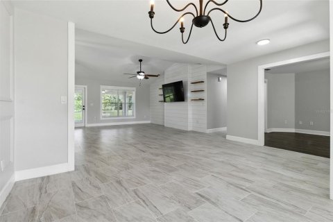 House in Auburndale, Florida 4 bedrooms, 203.55 sq.m. № 1884823 - photo 18