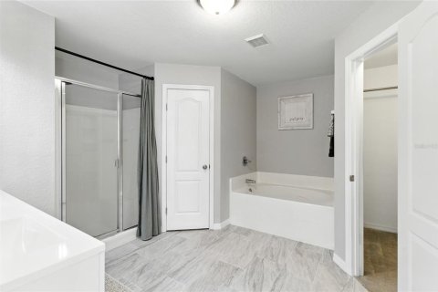 House in Auburndale, Florida 4 bedrooms, 203.55 sq.m. № 1884823 - photo 28