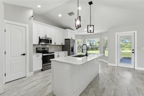 House in Auburndale, Florida 4 bedrooms, 203.55 sq.m. № 1884823 - photo 10
