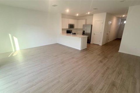 Touwnhouse à louer à Land O' Lakes, Floride: 3 chambres, 135.92 m2 № 2095825 - photo 5