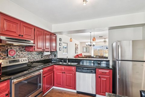 Touwnhouse à vendre à Tampa, Floride: 2 chambres, 113.62 m2 № 1910190 - photo 4