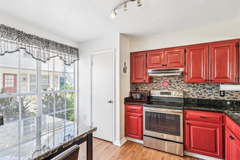 Touwnhouse à vendre à Tampa, Floride: 2 chambres, 113.62 m2 № 1910190 - photo 5